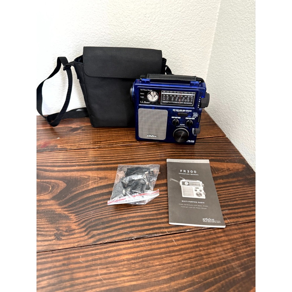 Vintage L.L. Bean Etón FR300 Blue Portable Hand Crank Emergency Weather Radio